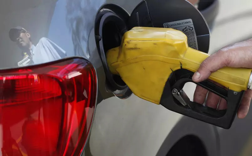 Diesel sobe 15,2% e gasolina terá alta de 10,2% nas refinarias na sexta